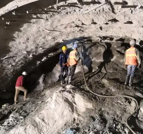 木里拱顶带模注浆料的施工流程及注意事项